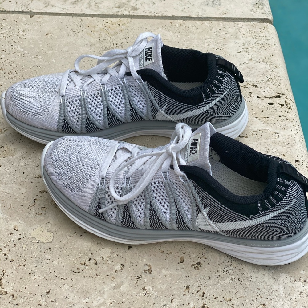 Nike gently used woman’s size 9